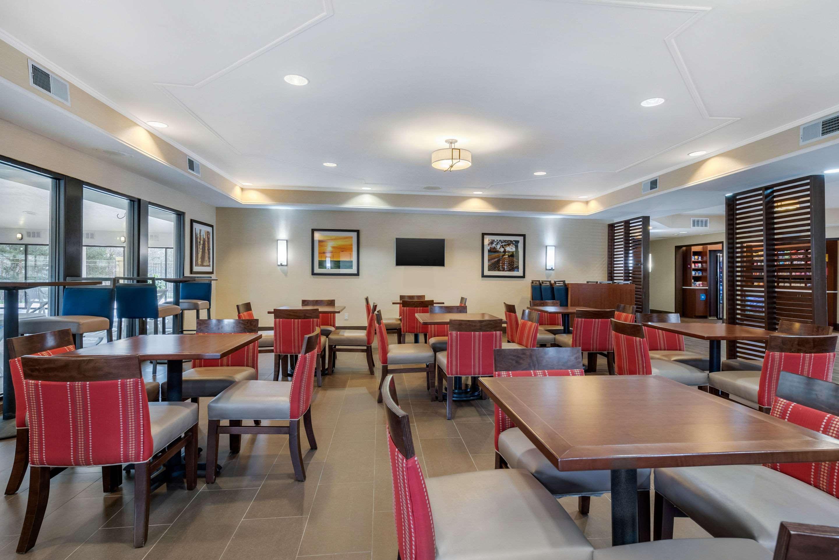 Comfort Suites Lafayette University Area Exterior foto
